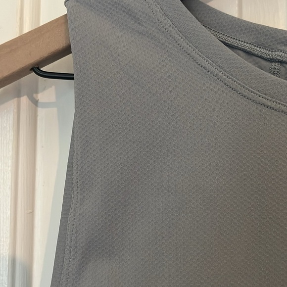 Lululemon | Muscle Love Crop Tank Size 12 Yoga Gym - Picture 7 of 12